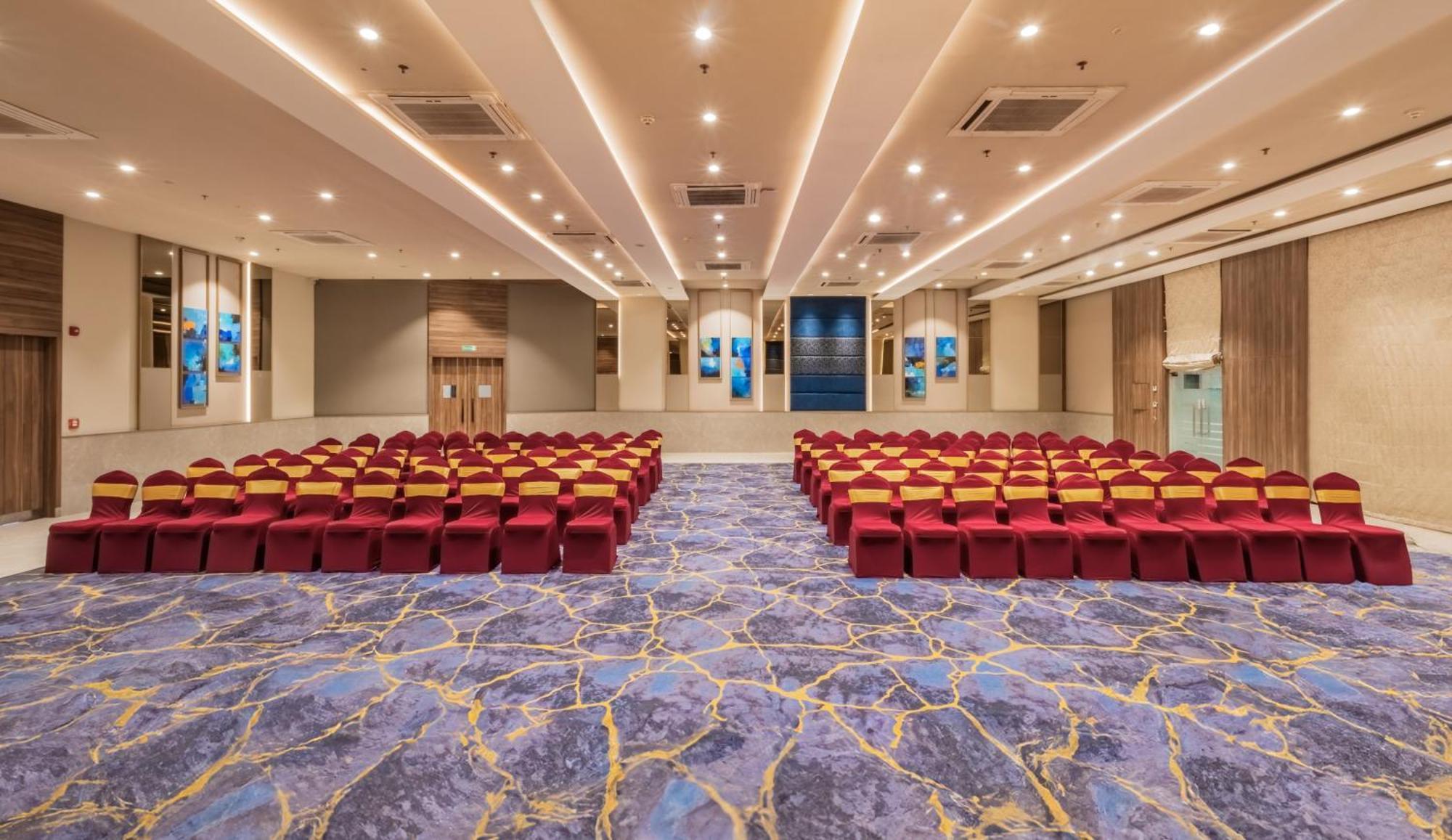 Hotel Sayaji Pune Wakad